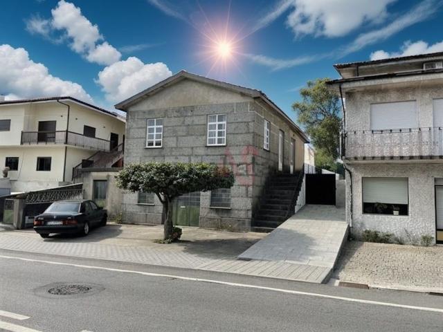 Moradia, Vila Cova da Lixa e Borba de Godim