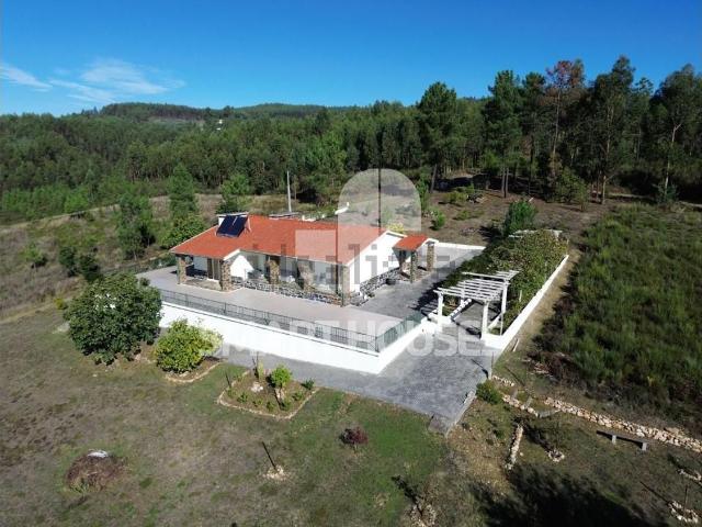 Moradia, Vila Cova de Alva e Anceriz