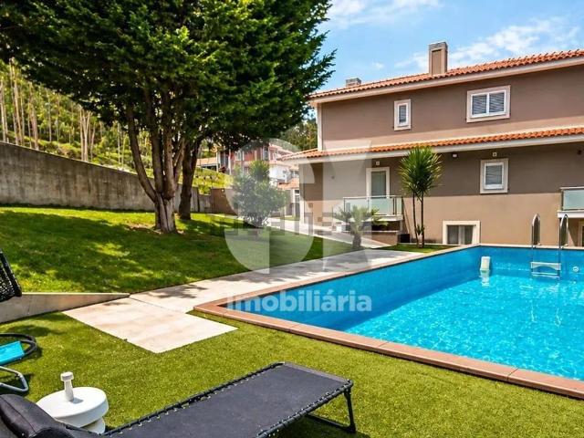 Moradia, Vila Cova e Feitos