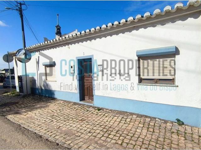 Moradia, Vila do Bispo e Raposeira