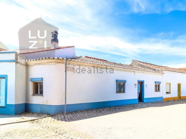 Moradia, Vila do Bispo e Raposeira
