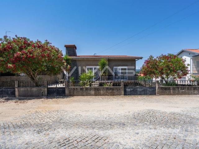 Moradia, Vila de Prado