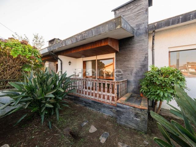Moradia, Vila Nova da Telha