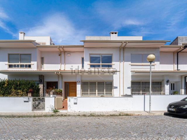 Moradia, Vila Nova da Telha