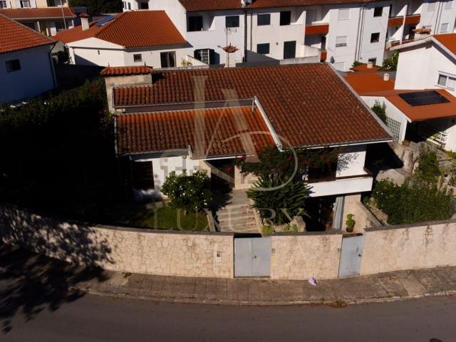 Moradia, Vila Nova de Famalicão e Calendário