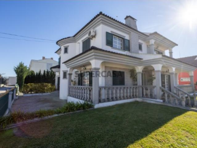 Moradia Vila serena T7