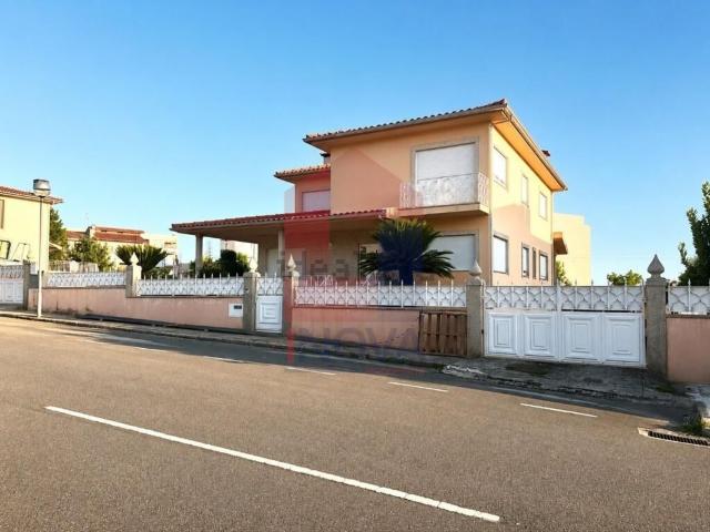 Moradia, Vila Verde e Barbudo