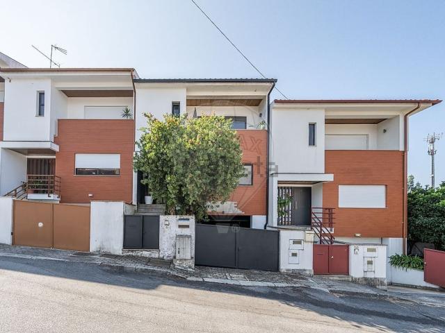 Moradia, Vila Verde e Barbudo
