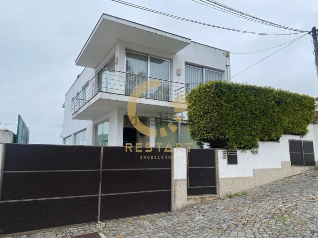 Moradia, Vilar de Pinheiro