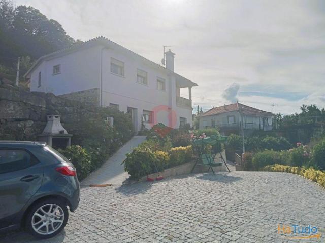Moradia | 26083917859