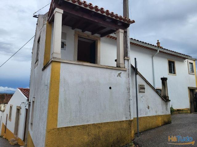 MORADIA 2 PISOS NO CENTRO DA ALDEIA DA PEDREIRA | 26044082173
