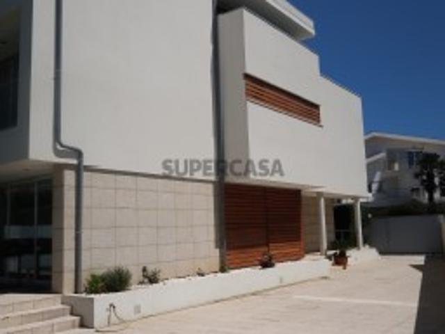 Moradia 3 frentes Praia Aguda