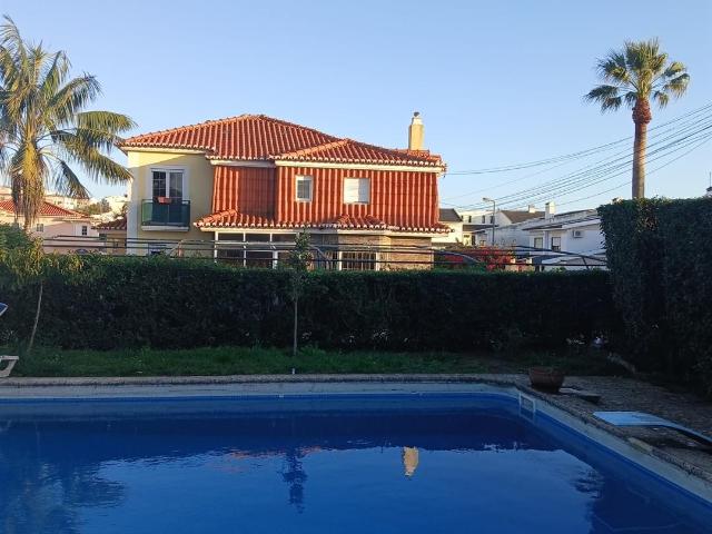 Moradia, 3 pisos, 4 quartos, 3 casas de banho, garagem, jar. 384m² Alcabideche