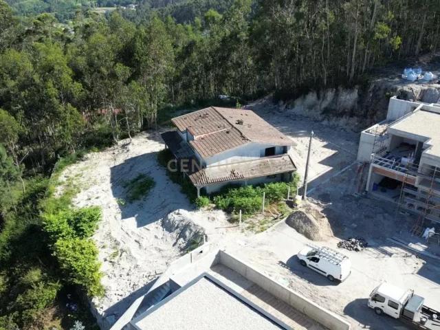 Moradia 4 frentes para reabilitação ou construção de 2 moradias Arões Fafe