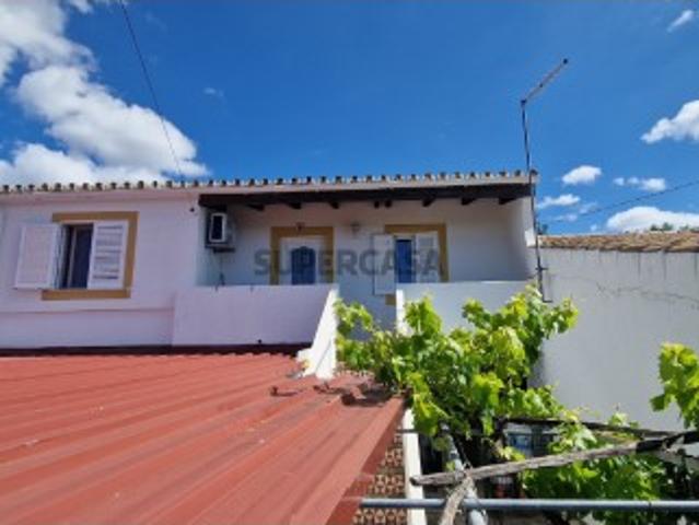 Moradia 4 quartos