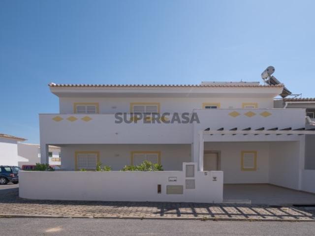 Moradia 4 quartos, boas áreas, Montinhos da Luz, Lagos