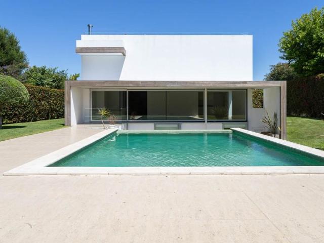 Moradia 5+1 quartos, Jardim e Piscina,Nova Oeiras, Oeiras 339m² Oeiras E São Julião Da Barra