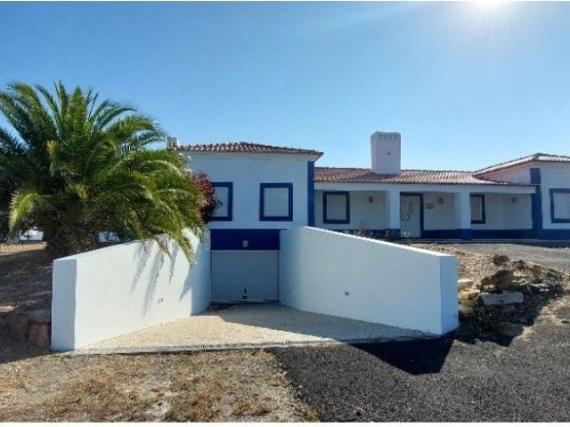 MORADIA 638 m2, Anexo 152 m2