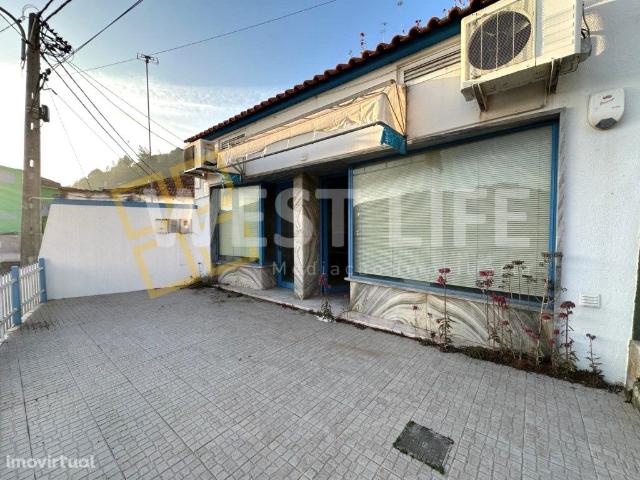 Moradia/Loja Possibilidade de converso para T2 Boa localizao.
