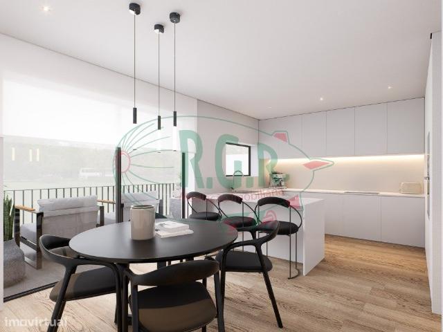 Moradias T3 + Escritrio em Construo de 2 Frentes So Cosme
