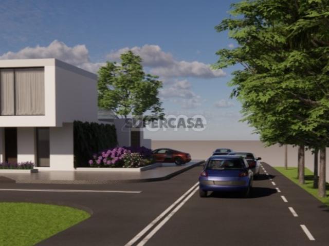 Moradias Tipologia V3 em banda com Piscina