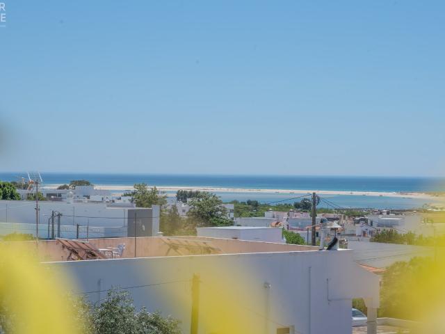 Moradias V3 na Fuseta – Piscina, Terraço Panorâmico e Concluídas | Premier Algarve