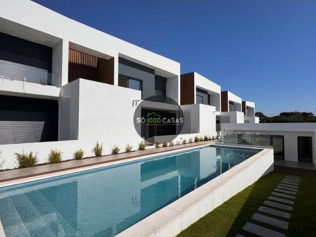 Moradias V4 duplex de luxo, Loures Conforto, sofisticao e efici.
