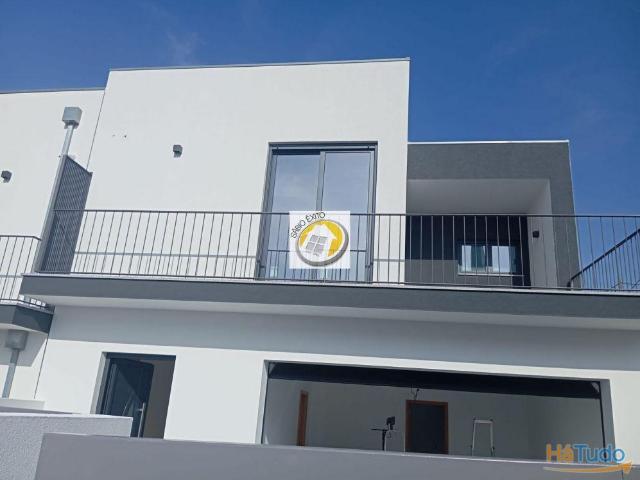 Moradias de Luxo em Santa Maria de Lamas | 26084061105