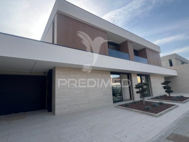 MORADIAS DE LUXO T3+1 TURIZ, VILA VERDE LOTE 11