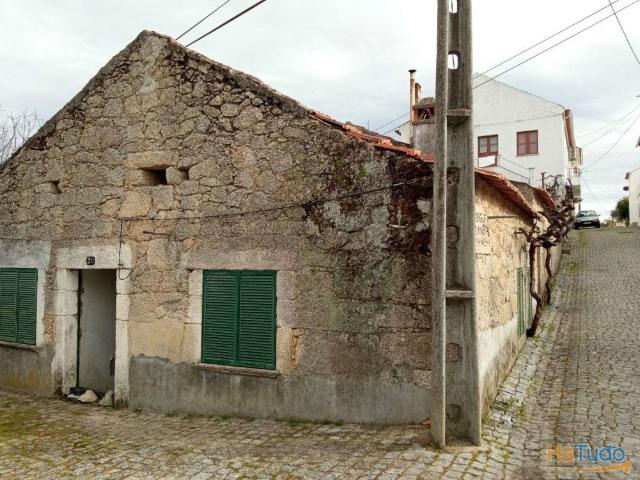 Moradias em Aldeia do Bispo | 25113949866