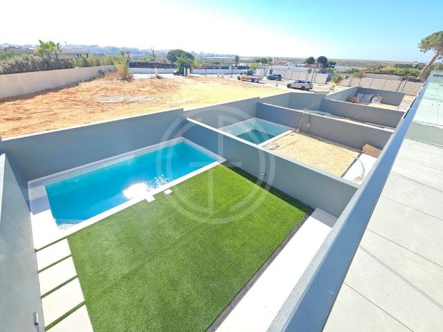 Moradias em Banda T4 em Montenegro, Faro 207m² Montenegro