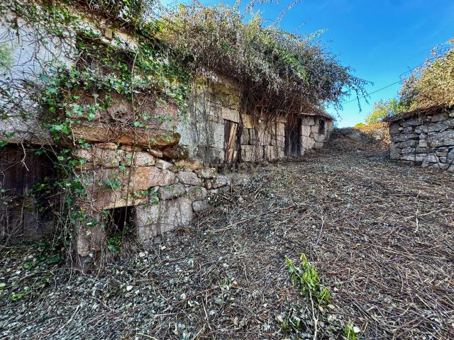 Moradias em Ruína com terreno em Abragão, Penafiel