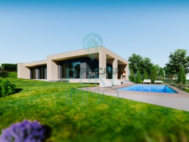 Moradias exclusivas de construção nova, rodeadas pela natureza em Salir de Matos, Costa de Prata, Portugal