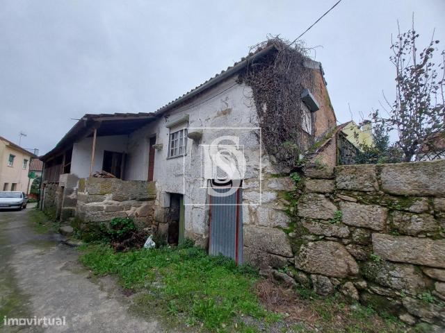 Moradias T3 para reconstruo