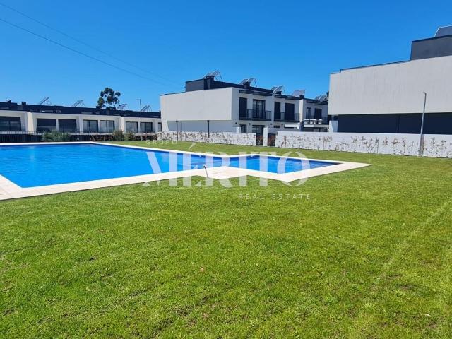 Moradias Geminadas T4 em Marinhas, Esposende – Condomínio Fechado com Piscina