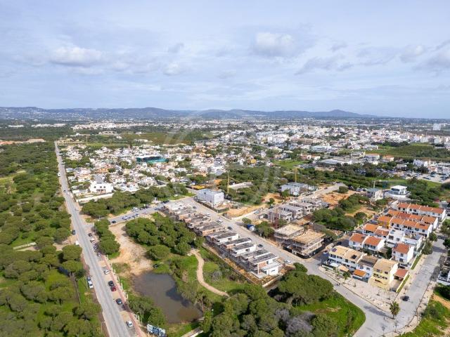 Moradias Individuais T5 em Faro 225m² Montenegro