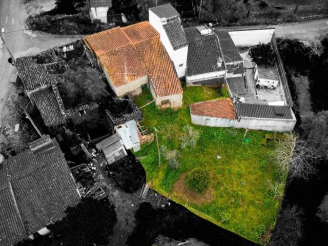 Moradias por concluir com anexo e terreno oportunidade única em Cadafaz, Gavião