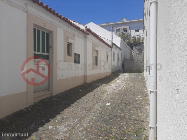 Moradias reconstrudas e reconfiguradas para arrendamento a estudan.
