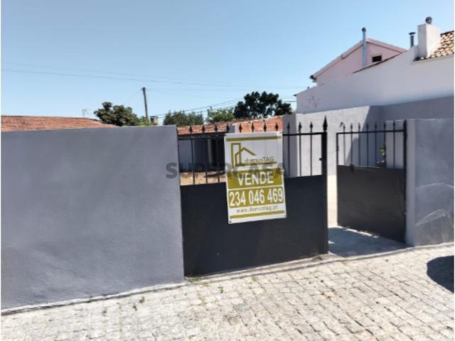 Moradia/Terreno com benfeitorias