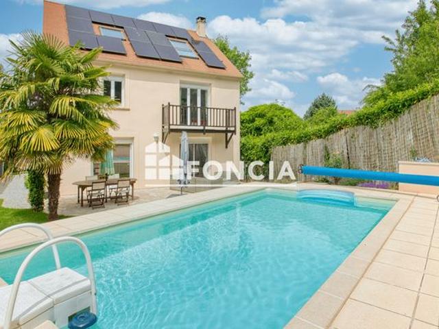 Morainvillers 78 – Demeure familiale de qualité avec piscine plein Sud, belles prestations et performance énergétique remarquable
