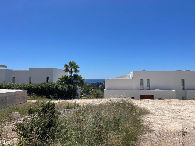 Moraira se vende terreno con proyecto, licencia y vistas al mar