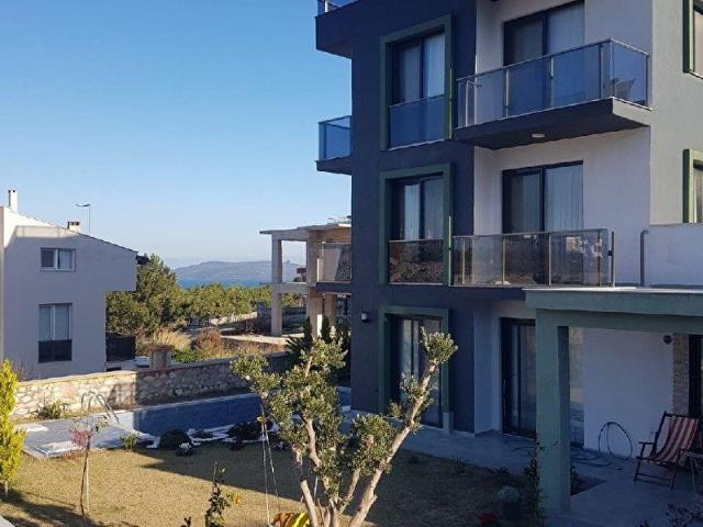 Mordoğan Kamukent te Özel Tasarım Havuzlu Satılık Villa