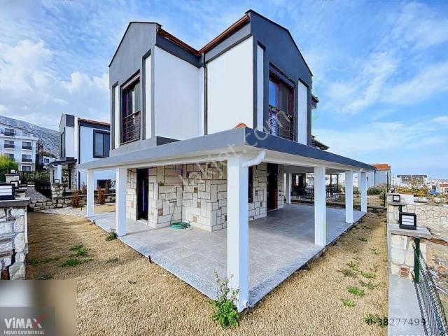 Mordoğan Merkez'de Müstakil 240 M2 Satılık 3+1 Villa