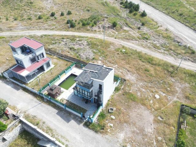Mordoğanda Deniz Manzaralı Havuzlu 4+1 Villa