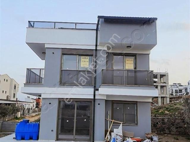 Mordogan Kamukentte Köşe 2.5 Kat Lux Villa