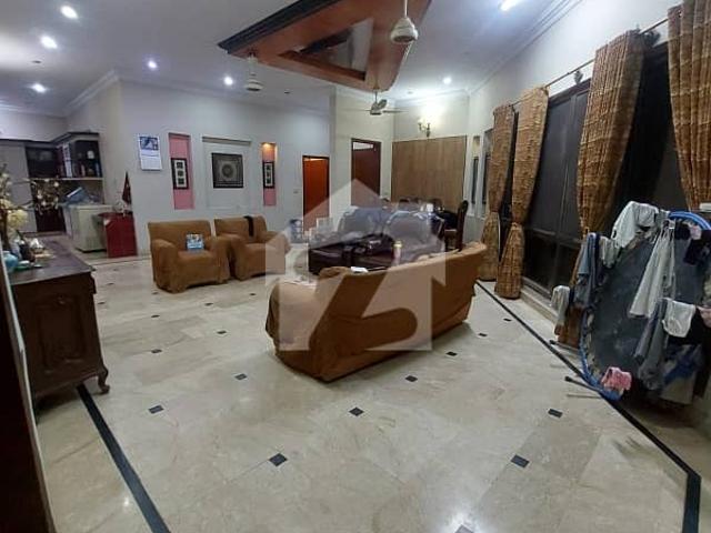 More pics available, corner, west open, 400gaz ground+1 house, kda leased, gulistan e jauhar block 7