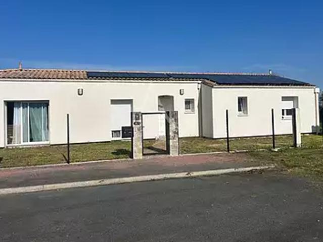 Moreilles 85450 Achat / Vente maison 6 pièces t6 au dernier étage terrasse