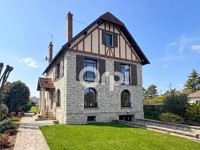 Moret Loing et Orvanne 77250 Achat / Vente maison 8 pièces t8 jardin terrasse
