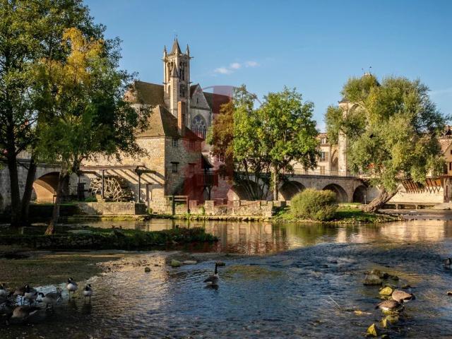 MORET SUR LOING, à proximité du CENTRE VILLE et de FONTAINEBLEAU DUPLEX de 89 m²