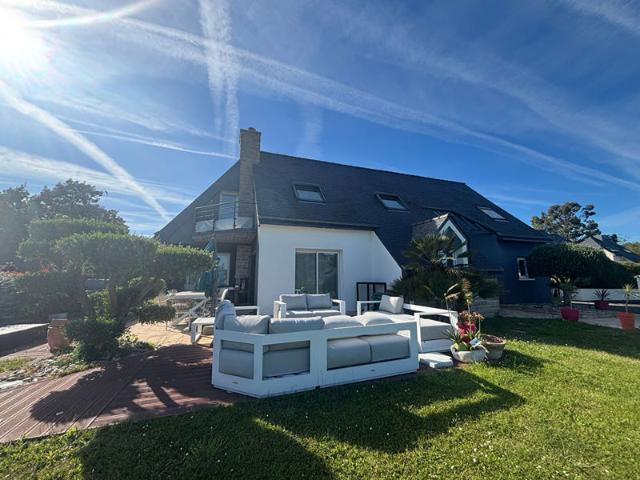 MORIEUX: Maison Contemporaine 6 pièces 200 m2 env